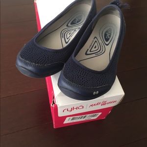 ryka women's sandra walking shoe